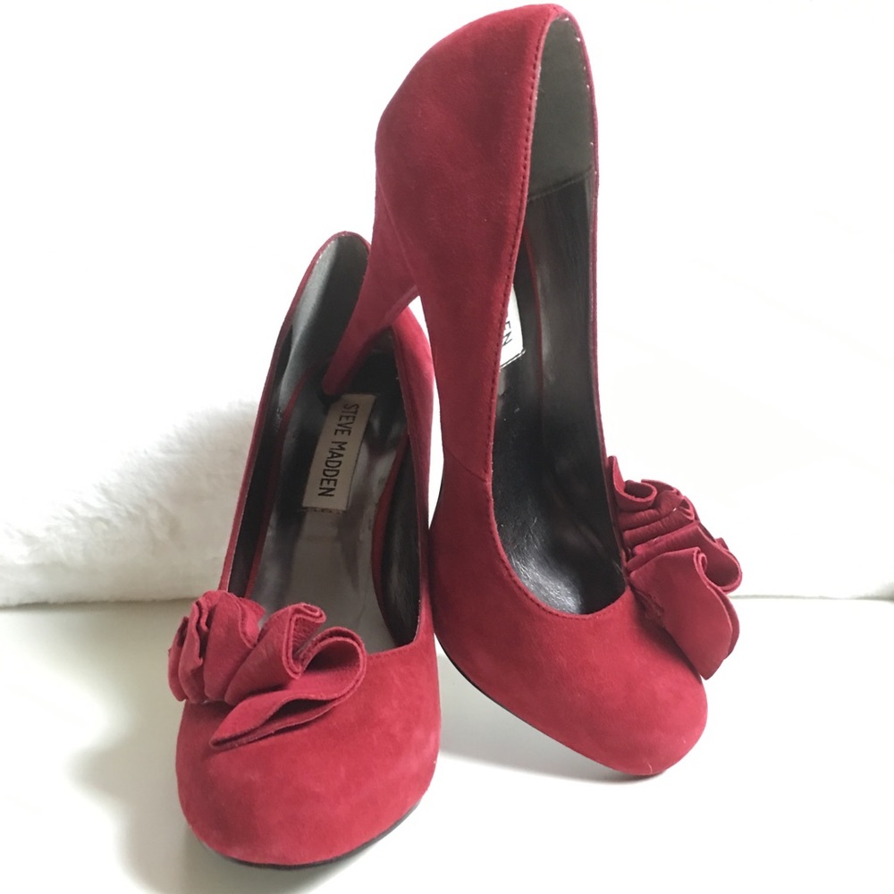 STEVE MADDEN red shade pumps
